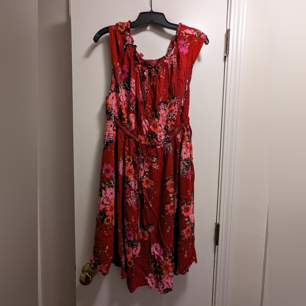 Red sleeveless dress